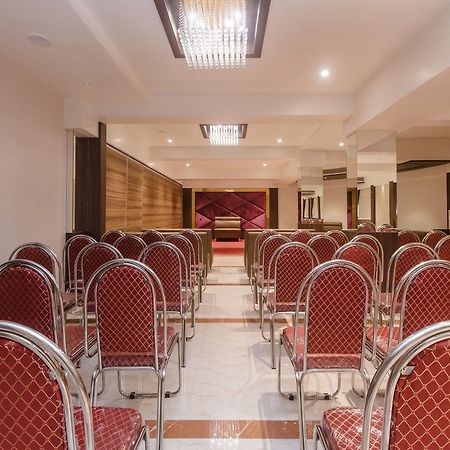 Oyo 13089 Hotel Gold Crest Νάβι Μουμπάι Εξωτερικό φωτογραφία