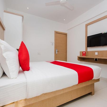 Oyo 13089 Hotel Gold Crest Νάβι Μουμπάι Εξωτερικό φωτογραφία