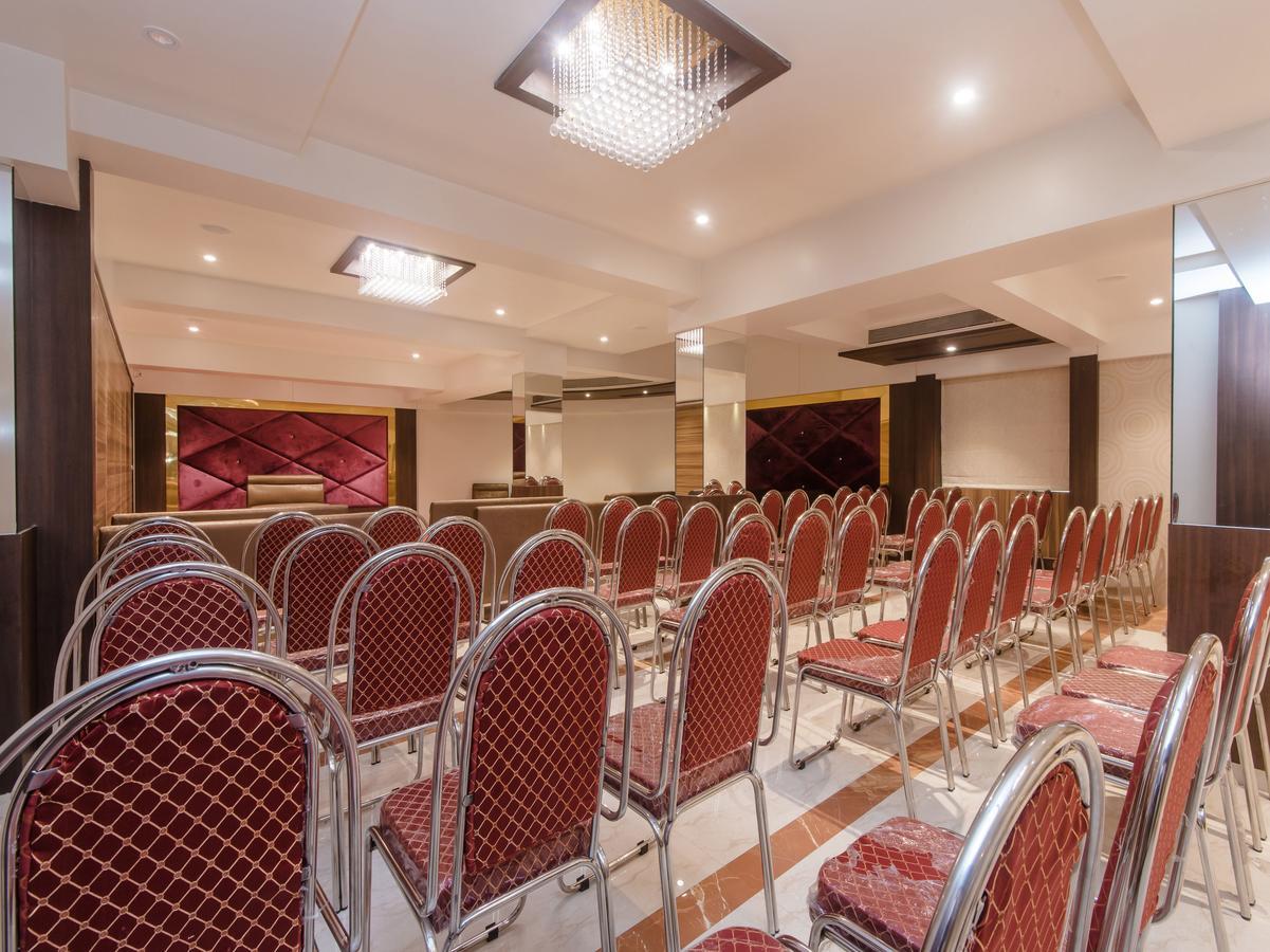 Oyo 13089 Hotel Gold Crest Νάβι Μουμπάι Εξωτερικό φωτογραφία