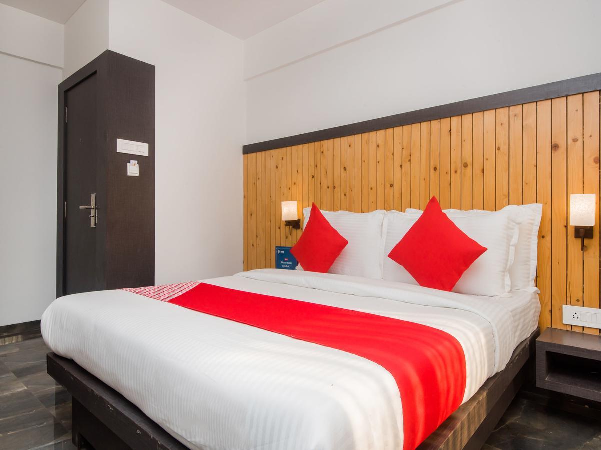 Oyo 13089 Hotel Gold Crest Νάβι Μουμπάι Εξωτερικό φωτογραφία