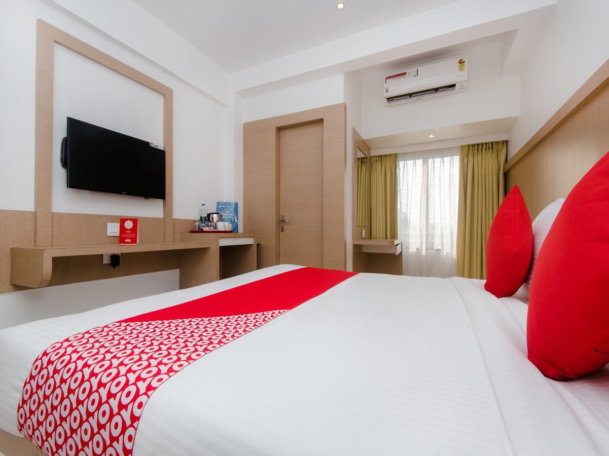 Oyo 13089 Hotel Gold Crest Νάβι Μουμπάι Εξωτερικό φωτογραφία