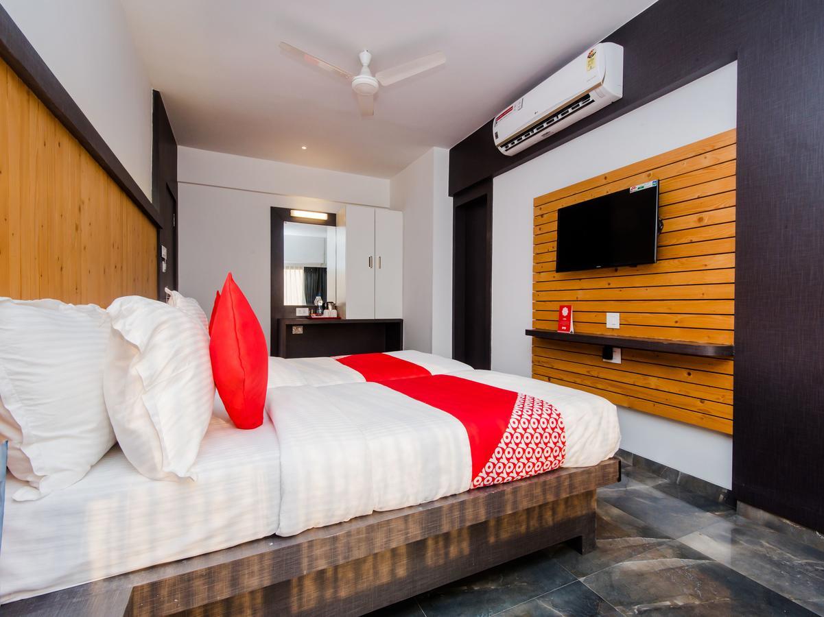Oyo 13089 Hotel Gold Crest Νάβι Μουμπάι Εξωτερικό φωτογραφία