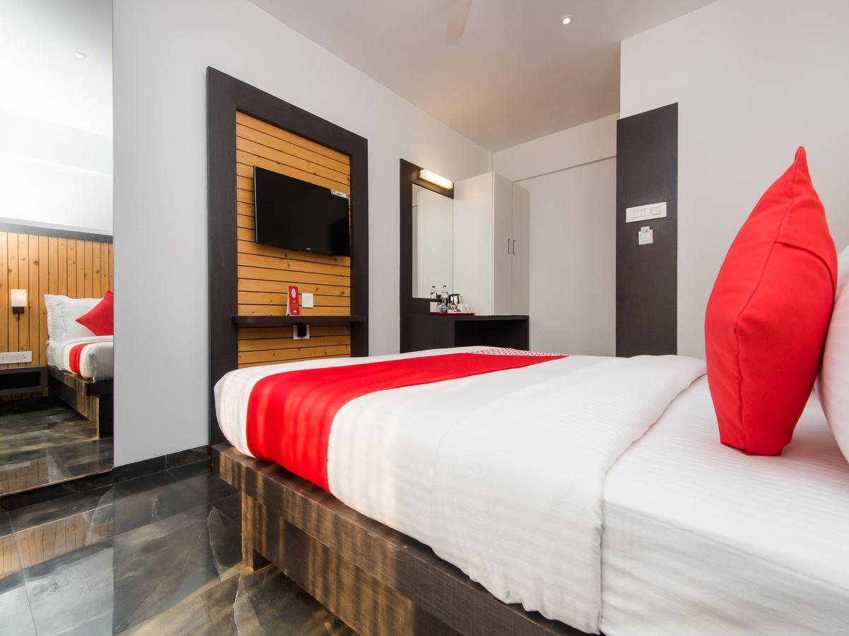 Oyo 13089 Hotel Gold Crest Νάβι Μουμπάι Εξωτερικό φωτογραφία
